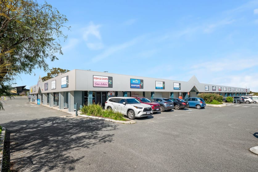 Click to view all images 78 Coolbellup Avenue Coolbellup WA 6163 - Image 2