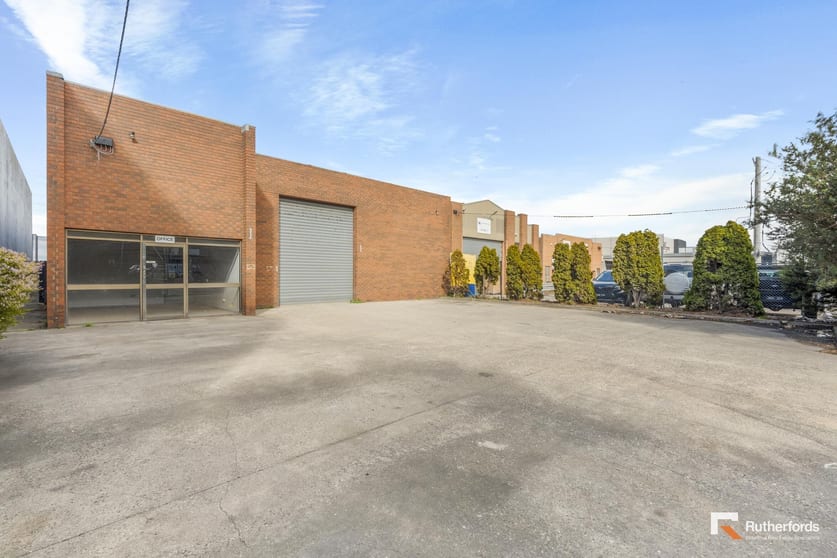 Click to view all images 1 Norwich Avenue Thomastown VIC 3074 - Image 1