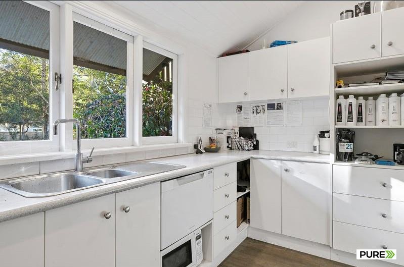 Click to view all images 13 Station Bangalow NSW 2479 - Image 2