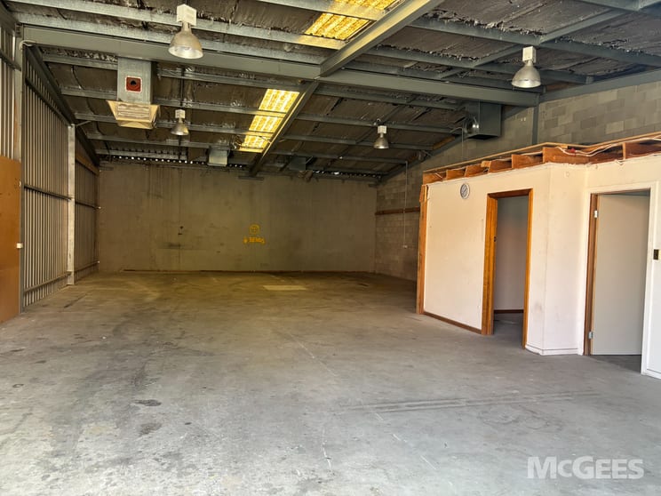 Click to view all images 6/95 Research Road Pooraka SA 5095 - Image 2