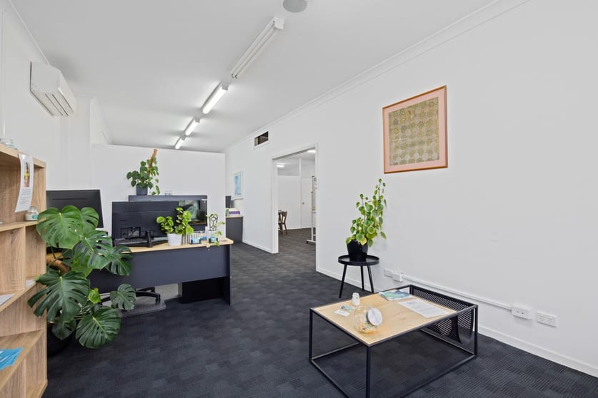 Click to view all images 451 Swift Street Albury NSW 2640 - Image 3