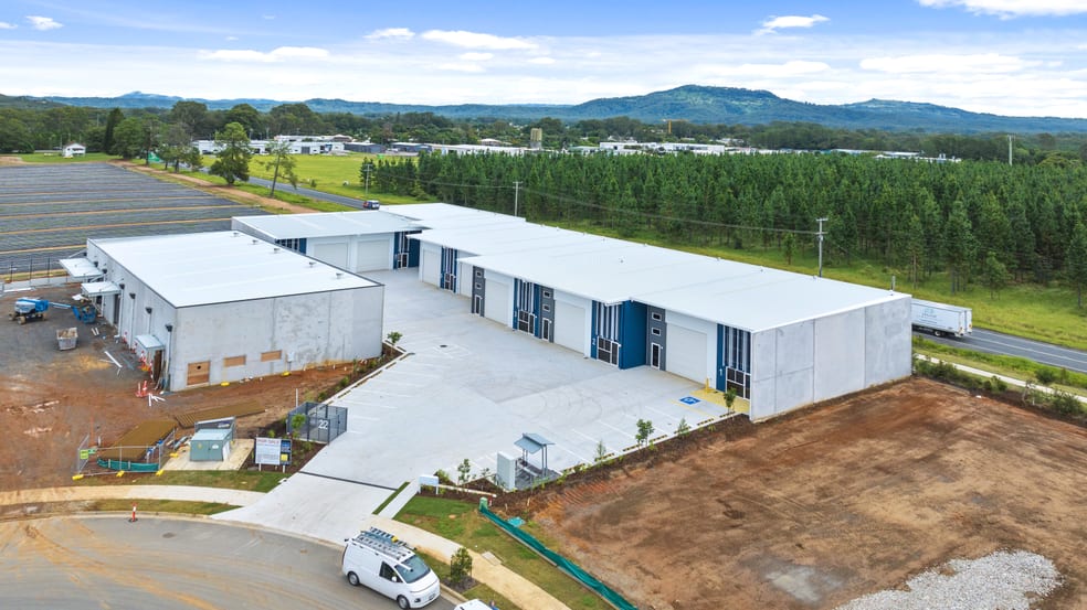 Click to view all images 2/22 Creek Crescent Beerwah QLD 4519 - Image 2