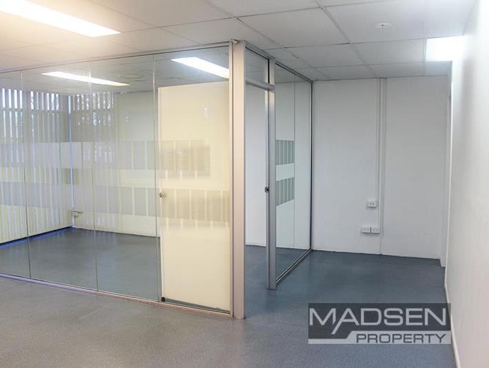 Click to view all images Unit 2/43 Collinsvale Street Rocklea QLD 4106 - Image 3