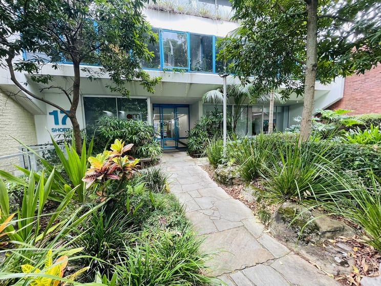 Click to view all images 17 Short Street Southport QLD 4215 - Image 1
