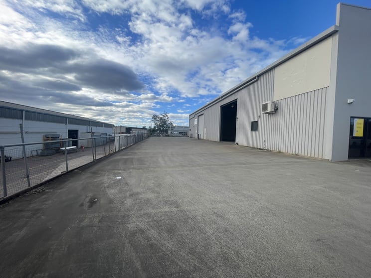 Click to view all images Unit 2/33 Carroll Street Wilsonton QLD 4350 - Image 3
