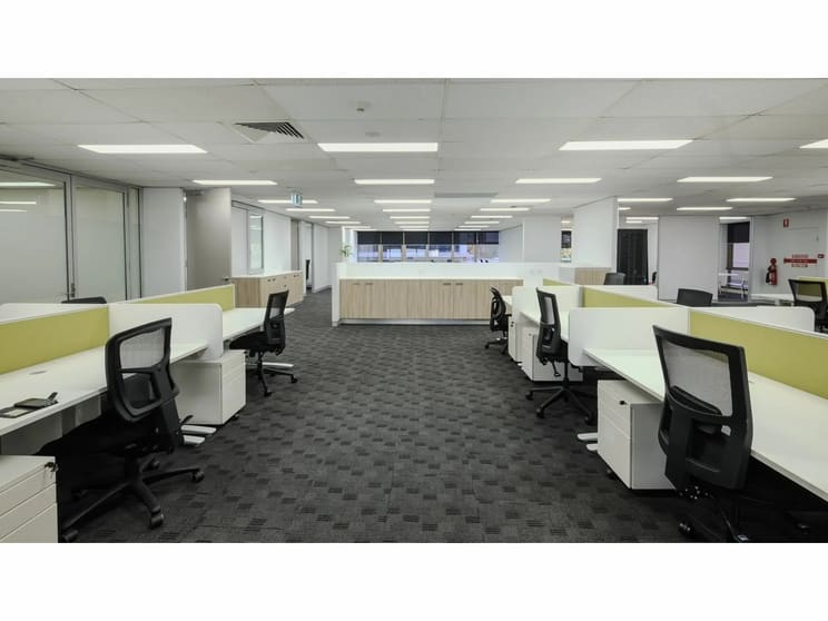 Click to view all images 3.4/67 Astor Terrace Spring Hill QLD 4000 - Image 3