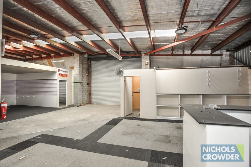 Click to view all images 2 Stephenson Road Seaford VIC 3198 - Image 2