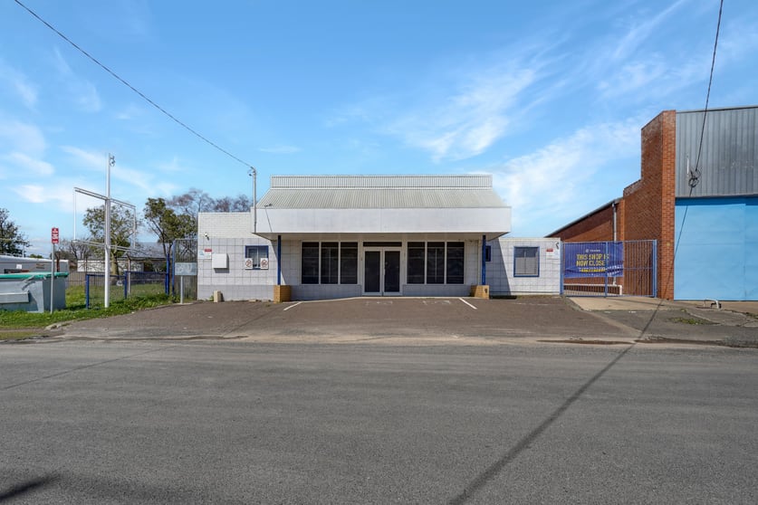 Click to view all images 70 Duri Rd South Tamworth NSW 2340 - Image 2
