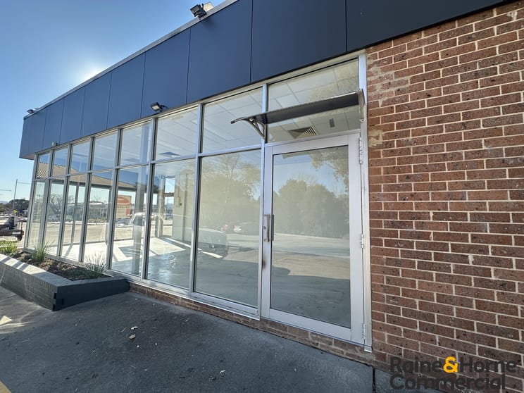Click to view all images 38 Gartside Street Wanniassa ACT 2903 - Image 3