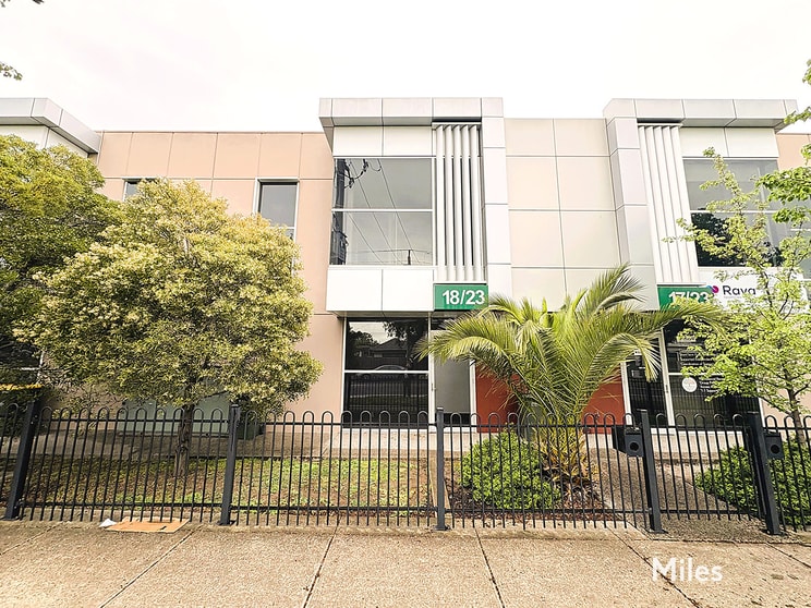 Click to view all images 18/23 Heyington Avenue Thomastown VIC 3074 - Image 3