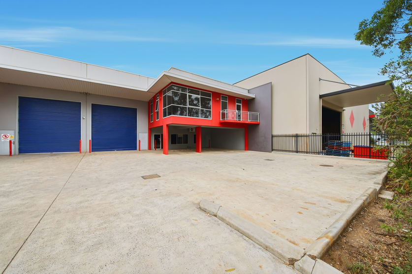 Click to view all images 2/6 Gallipoli Street Smeaton Grange NSW 2567 - Image 2