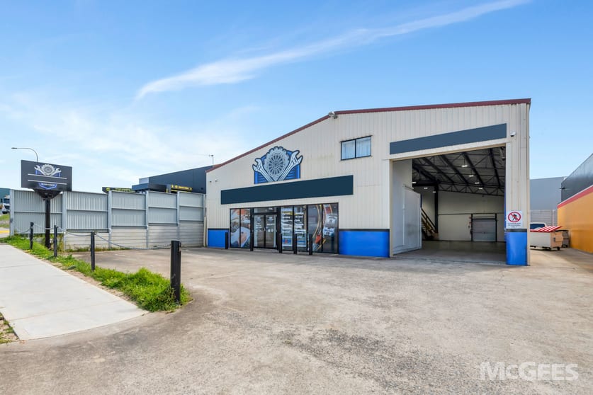Click to view all images 305 Port Elliot Road Hayborough SA 5211 - Image 1