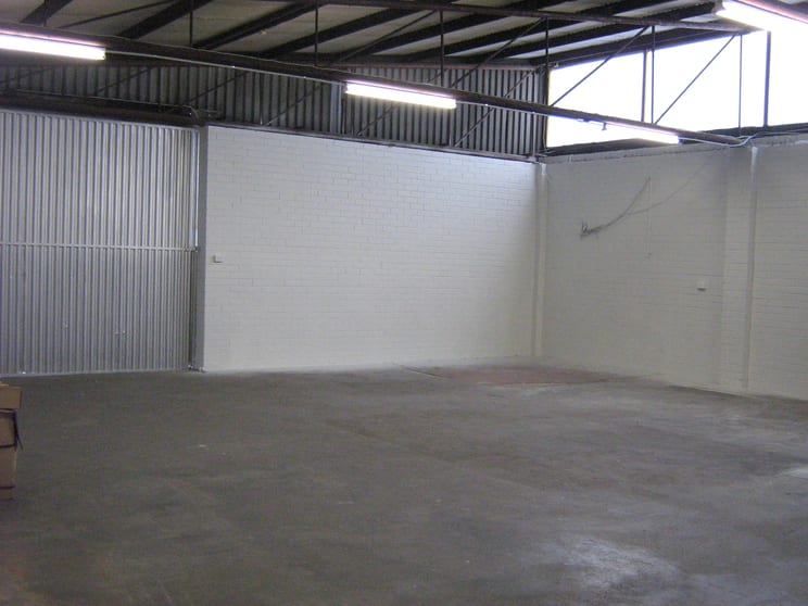 Click to view all images 3/230 Planet Street Welshpool WA 6106 - Image 2