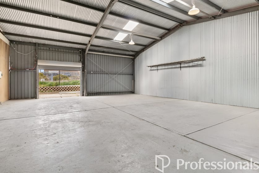 Click to view all images 1/40B O'Sullivan Beach Road Lonsdale SA 5160 - Image 3