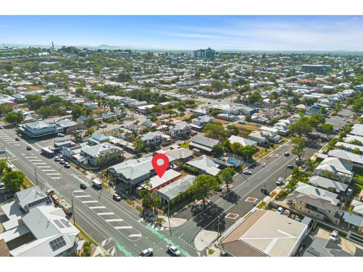 Click to view all images Affordable Office Space/122 Denham Street Allenstown QLD 4700 - Image 3