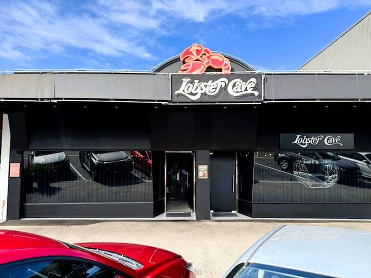 Click to view all images 16-18 North Concourse Beaumaris VIC 3193 - Image 2