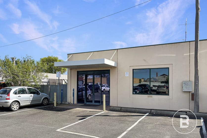 Click to view all images 2/82 Alma Street Maryborough VIC 3465 - Image 1