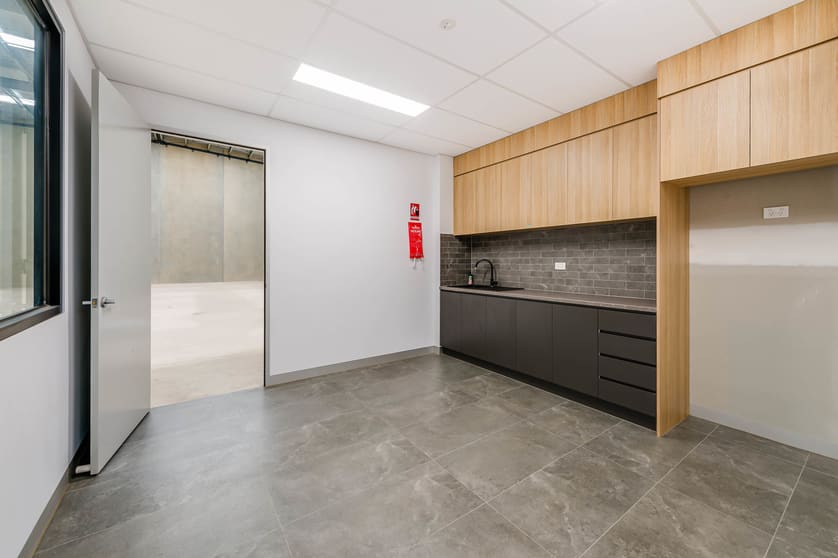 Click to view all images 16B Robbins Circuit Williamstown VIC 3016 - Image 3