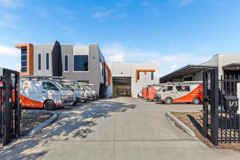 Click to view all images Unit 1/3 Venture Way Pakenham VIC 3810 - Image 1