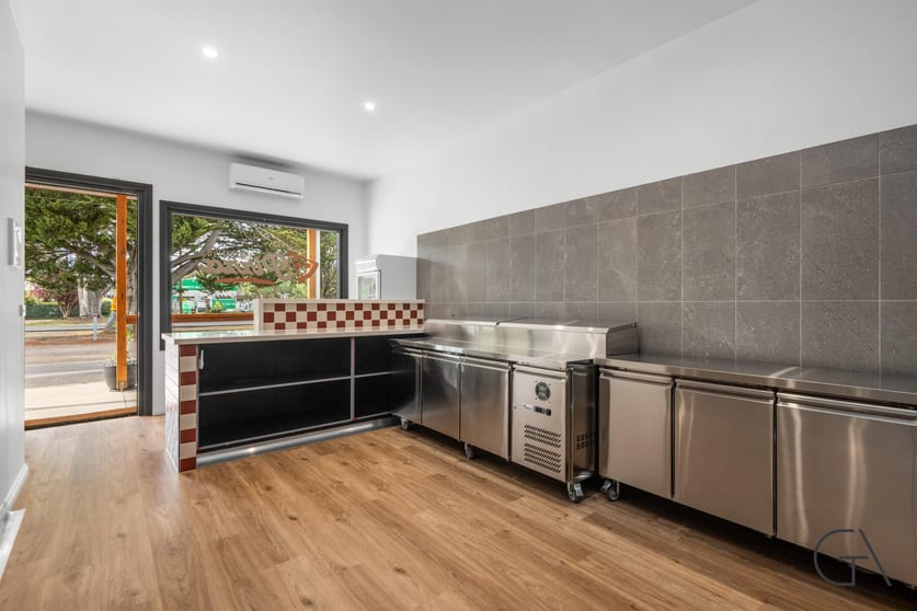 Click to view all images Shop 1/29-31 High Street Inverleigh VIC 3321 - Image 3