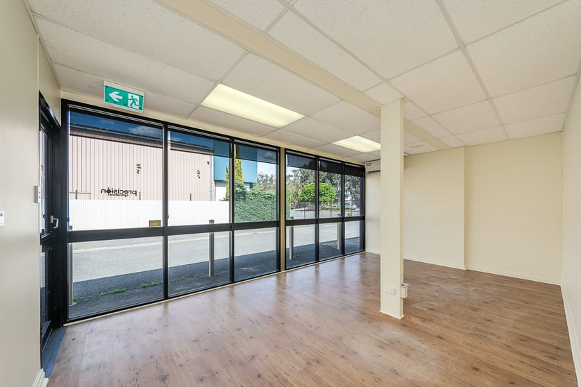 Click to view all images 2/32 Simper Crescent Mount Barker SA 5251 - Image 3