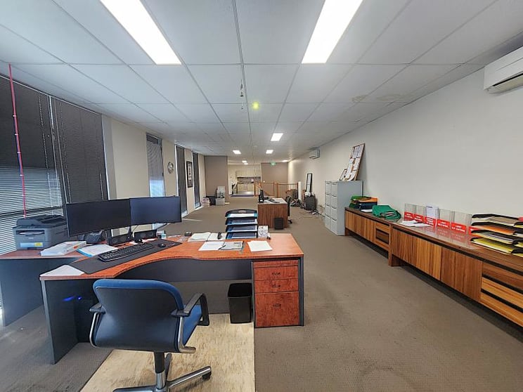 Click to view all images 18A Yellowbox Drive Craigieburn VIC 3064 - Image 3