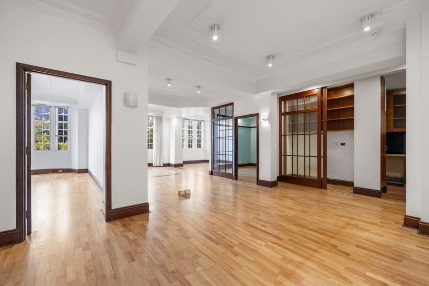 Click to view all images 302/135-137 Macquarie Street Sydney NSW 2000 - Image 2