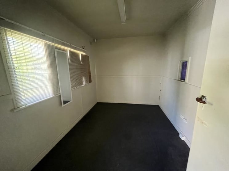 Click to view all images 30 Stanley Street Wodonga VIC 3690 - Image 2
