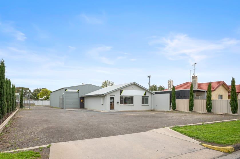 6 WATTLE STREET Mount Gambier SA 5290 - Image 1
