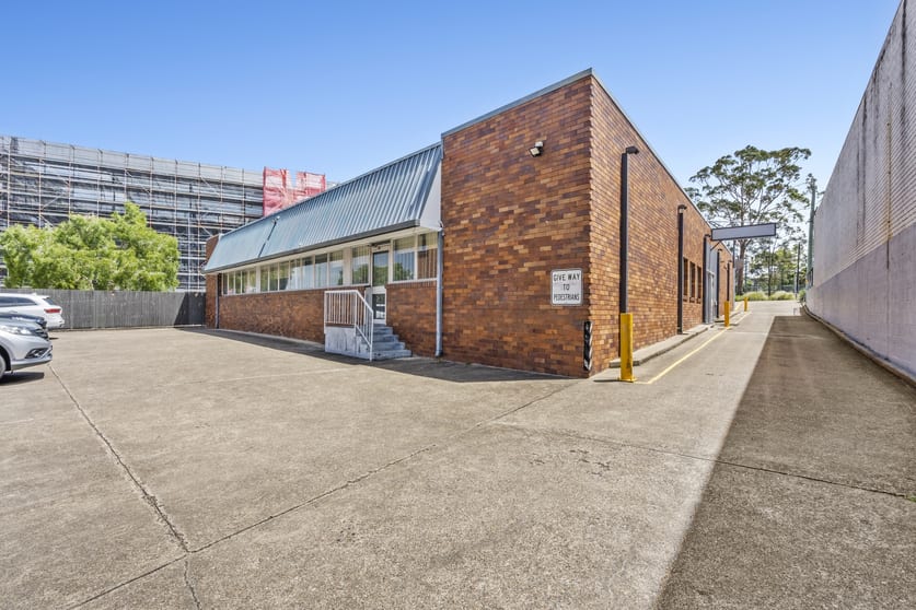 Click to view all images 7A Station Road Logan Central QLD 4114 - Image 2