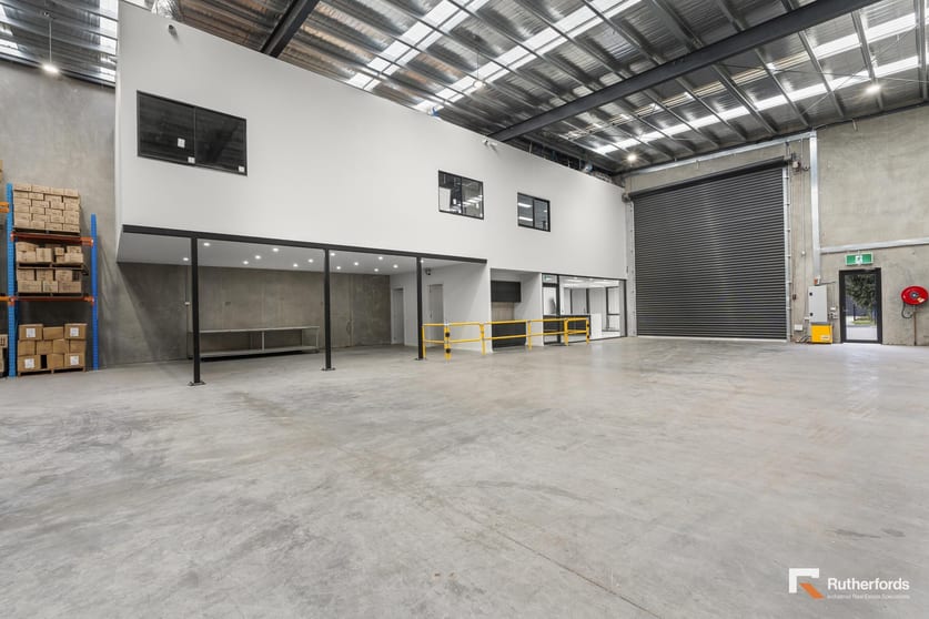 Click to view all images 19 Quinlan Road Epping VIC 3076 - Image 2