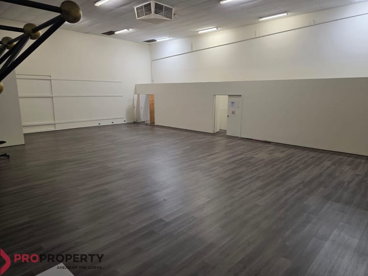 Click to view all images 2/3-5 Mallard Way Cannington WA 6107 - Image 3
