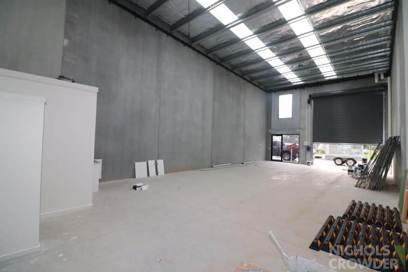 Click to view all images 2/25 Gwen Road Cranbourne West VIC 3977 - Image 3