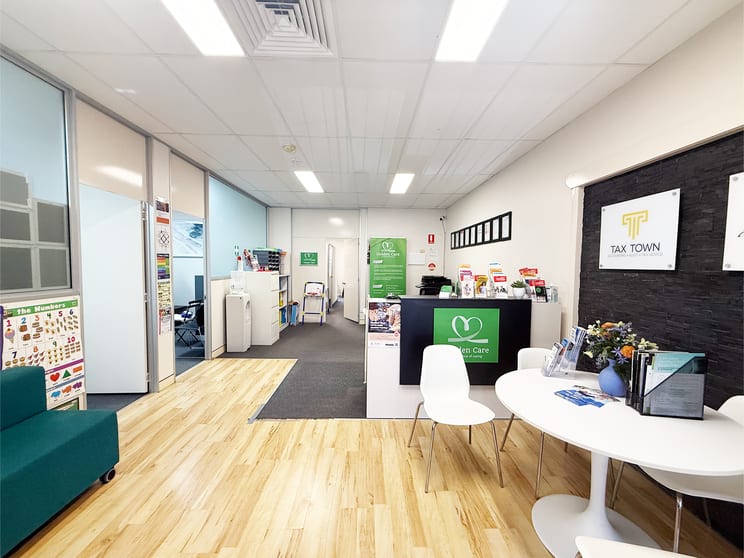2/45 Cinderella Drive Springwood QLD 4127 - Image 3
