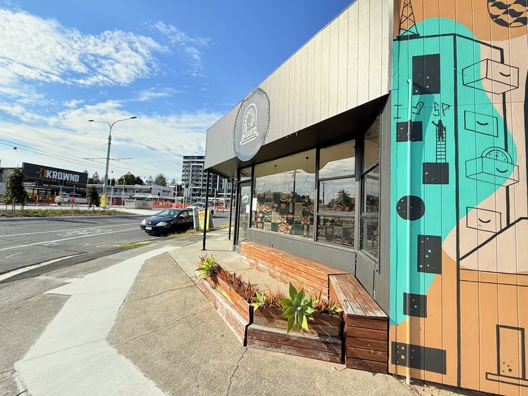 Click to view all images 2550 Gold Coast Highway Mermaid Beach QLD 4218 - Image 2