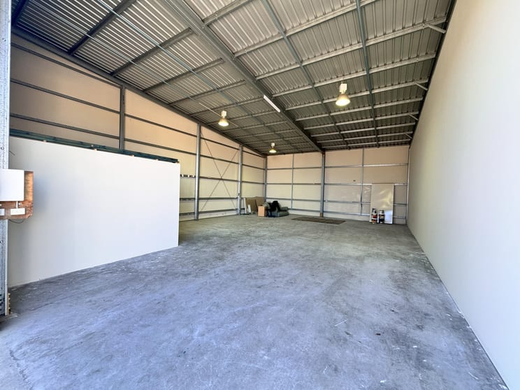 Click to view all images 4/36 Centenary Place Logan Village QLD 4207 - Image 3