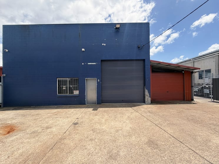 Click to view all images 5 Avian Street Kunda Park QLD 4556 - Image 1