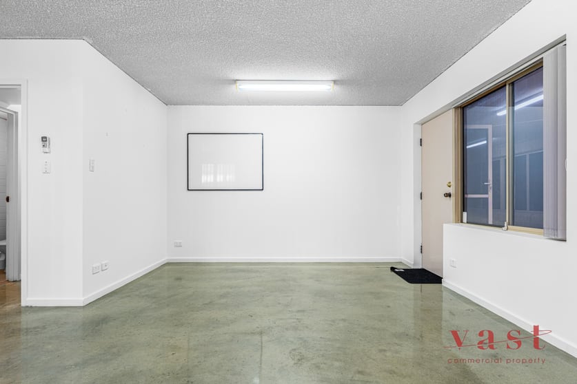 Click to view all images 2/279 LORD STREET Perth WA 6000 - Image 3