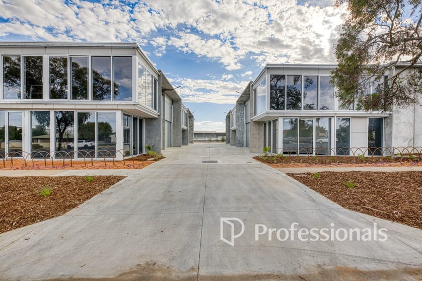 Click to view all images 67-71 Eighth Street Mildura VIC 3500 - Image 1