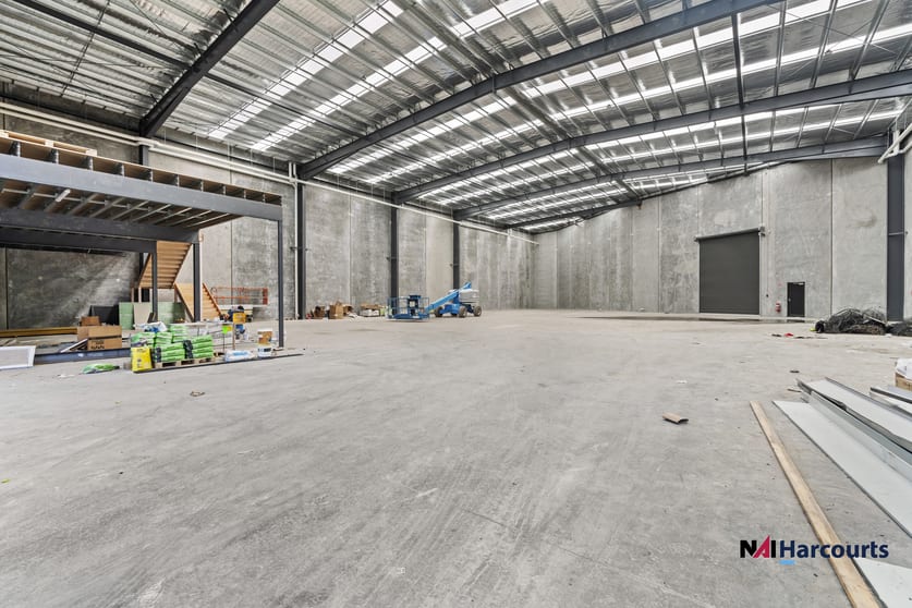 Click to view all images 76 Yale Drive Epping VIC 3076 - Image 2
