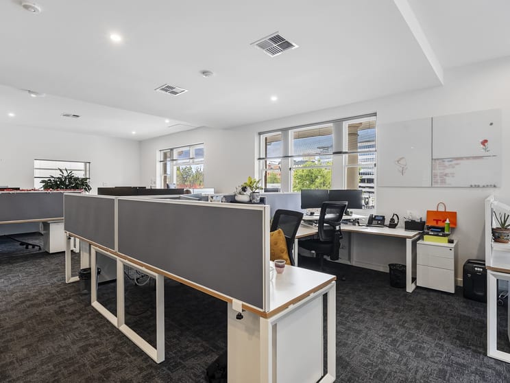 Click to view all images 35 Melville Street Hobart TAS 7000 - Image 3