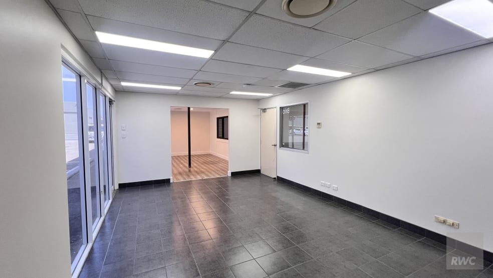 Click to view all images 4/471 Tufnell Road Banyo QLD 4014 - Image 3