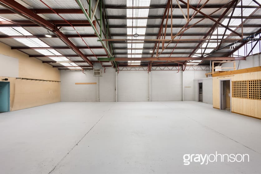 Click to view all images 163 Grange Road Fairfield VIC 3078 - Image 3