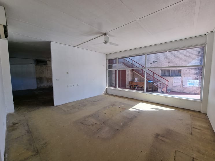 Click to view all images 5/2 Booralie Road Terrey Hills NSW 2084 - Image 3