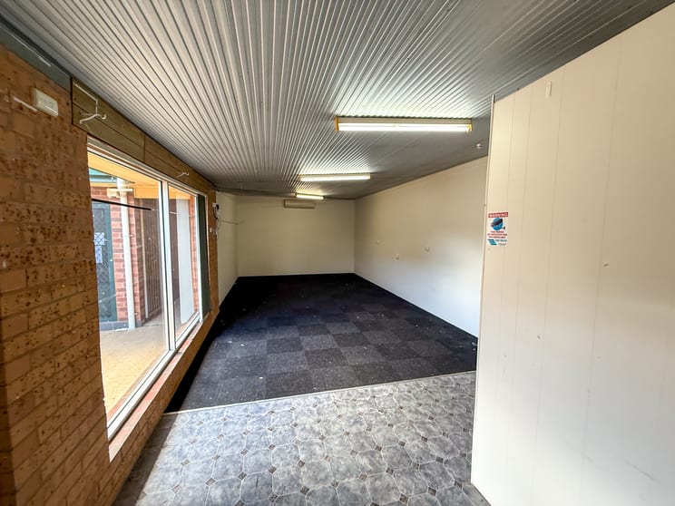 2 or 4/12 Miller Street Gilgandra NSW 2827 - Image 5