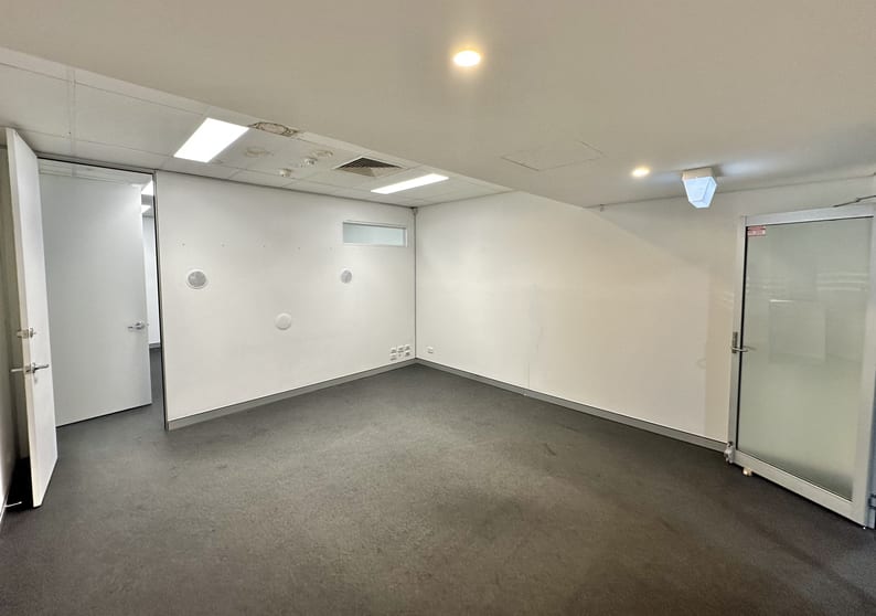 Click to view all images 9/540 Sydney Road Seaforth NSW 2092 - Image 1