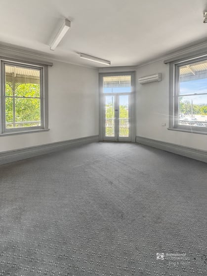 Click to view all images Office 2/11 Bailey Street Bairnsdale VIC 3875 - Image 3