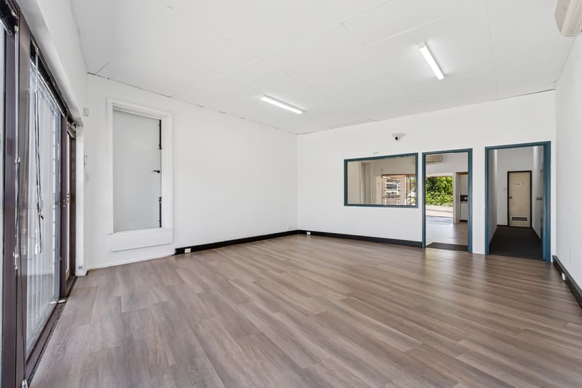 Click to view all images 6/320 Great Eastern Highway Ascot WA 6104 - Image 2