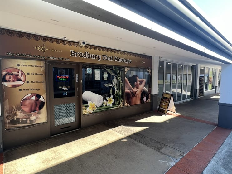 Click to view all images 18A/100 The Parkway Bradbury NSW 2560 - Image 2