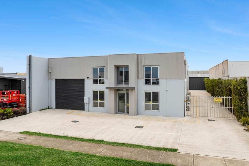 Click to view all images 27 Essington Street Grovedale VIC 3216 - Image 1